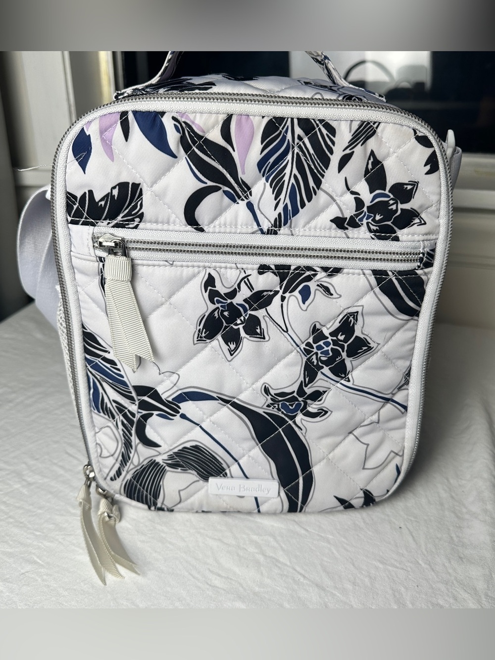 Vera Bradley White Quilted Floral lunch box with Navy & Lavender Accents